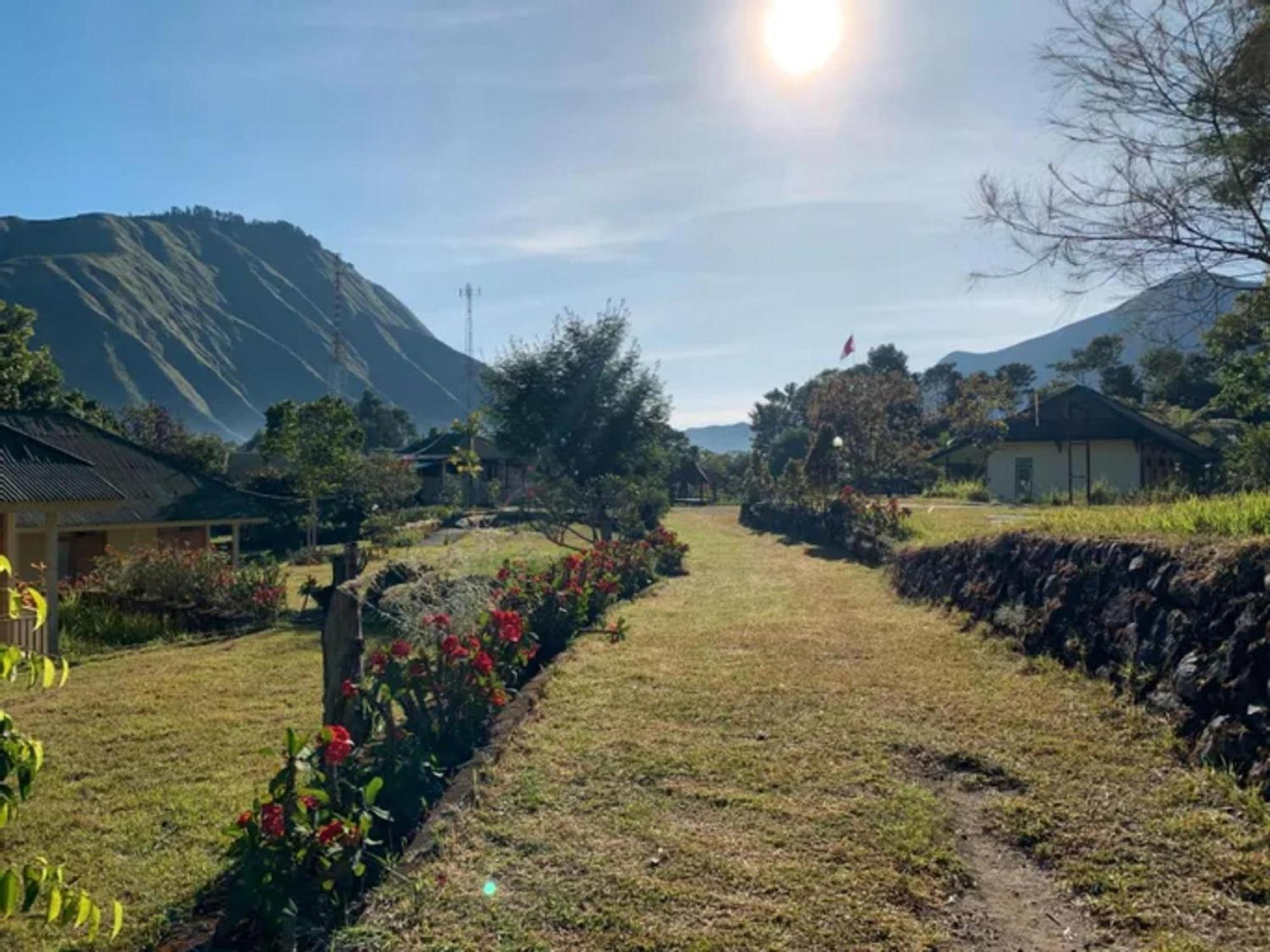 Lembah Rinjani Villa & Resto Syariah By Ecommerceloka Sembalunlawang Luaran gambar