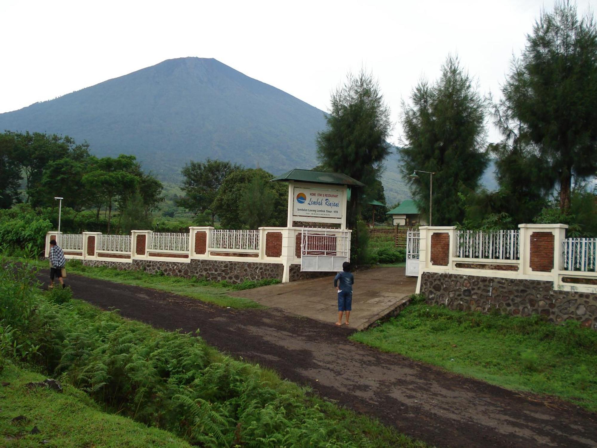 Lembah Rinjani Villa & Resto Syariah By Ecommerceloka Sembalunlawang Luaran gambar